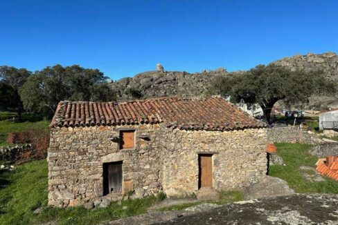 Finca-de-1-hectárea-junto-al-Berrocal-de-La-Data08